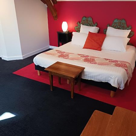 Hotel La Cognette A 25 Kilometres De Chateauroux Et 30 Kilometres De Bourges Исудун Екстериор снимка
