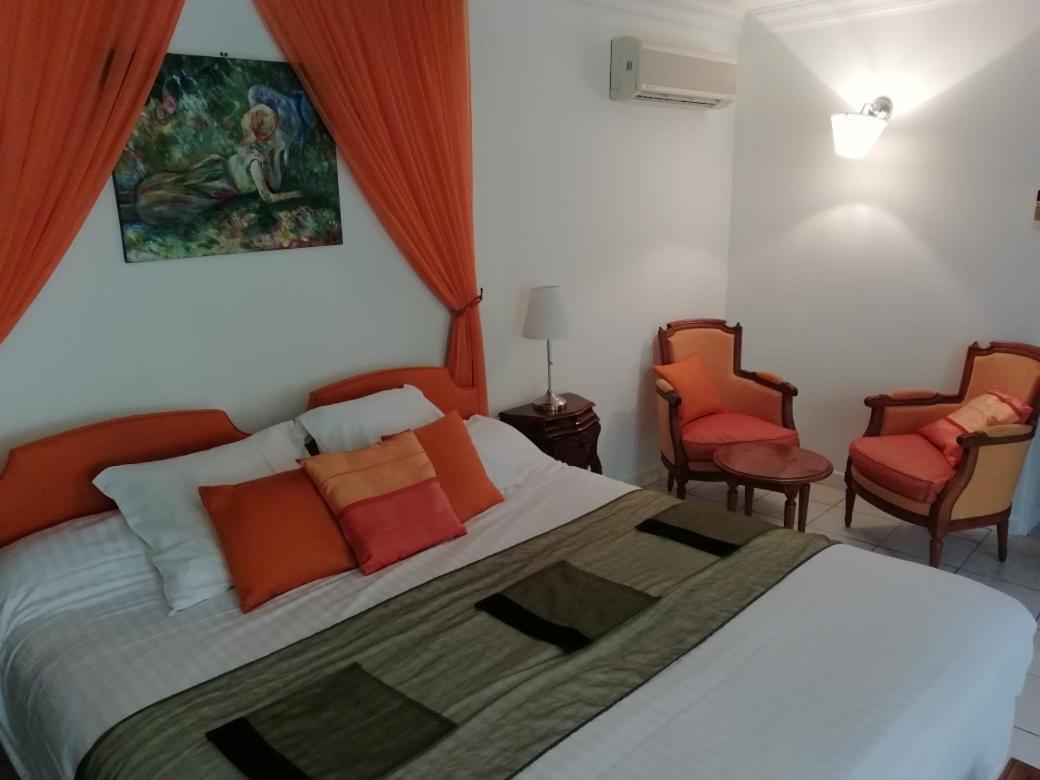 Hotel La Cognette A 25 Kilometres De Chateauroux Et 30 Kilometres De Bourges Исудун Екстериор снимка